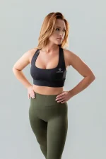 Biustonosz sportowy damski GYM-LADY kolekcja SOULESS kolor black - modelka i przód biustonosza