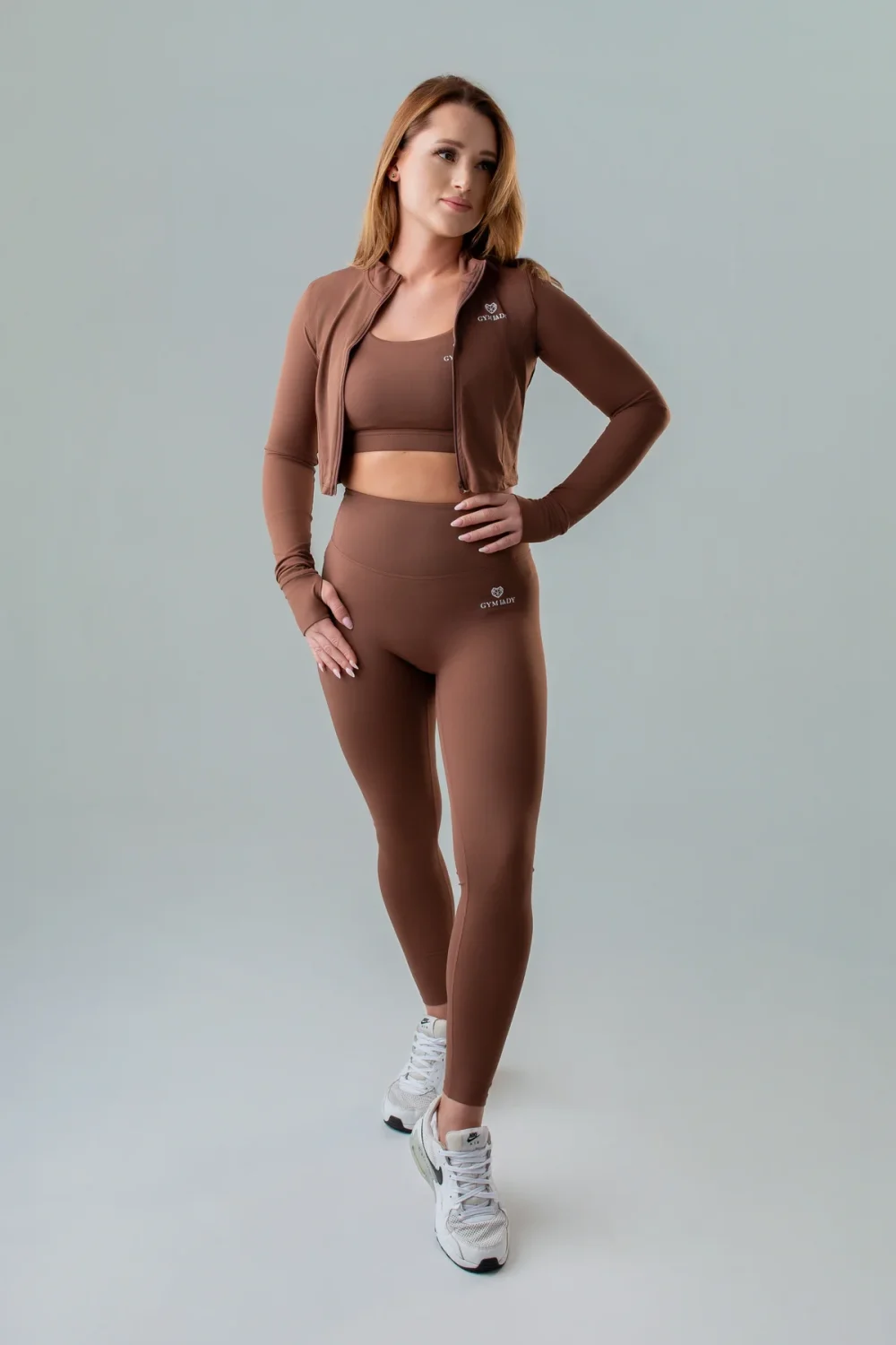 Bluza sportowa damska GYM-LADY kolekcja SKINSS kolor brown - odzież fitness dla kobiet modelka inna poza