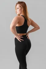 Zestaw sportowy damski GYM-LADY kolekcja BASIC kolor black - odzież fitness dla kobiet modelka