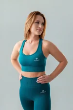 Zestaw sportowy damski GYM-LADY kolekcja BASIC kolor green - odzież fitness dla kobiet modelka z przodu
